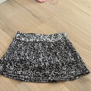 Lululemon Athletica Black and White Golf or Tennis skirt